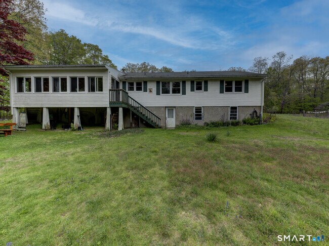 Building Photo - 384 Woodland Rd
