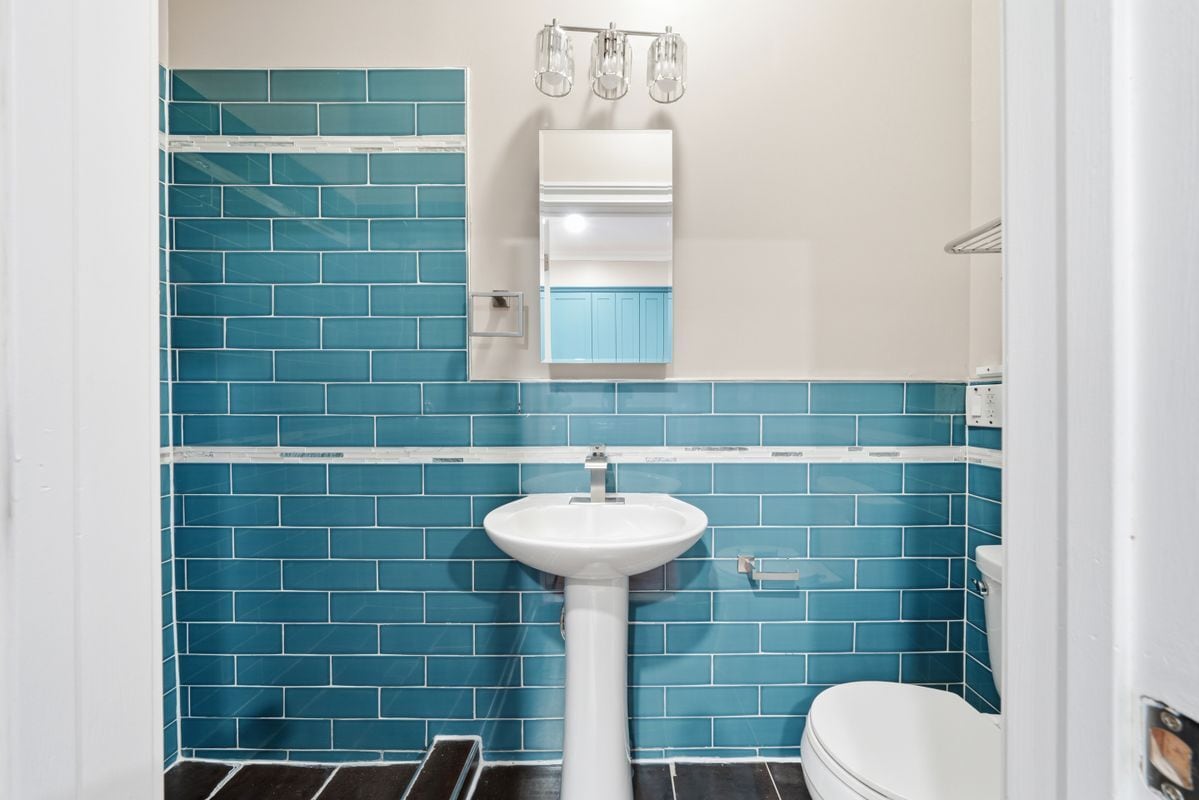 Building Photo - 37 Astor Pl