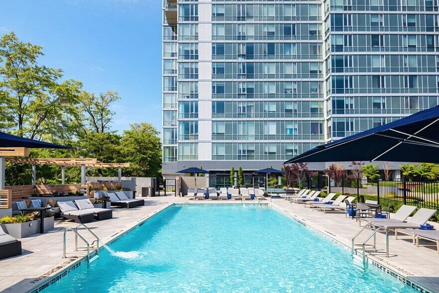 Building Photo - 1524 Sheepshead Bay Rd