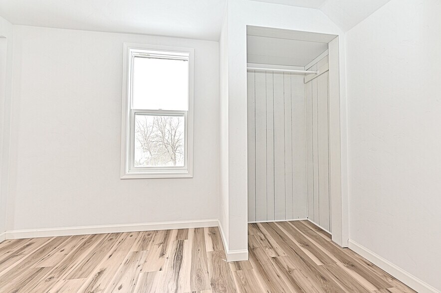 Building Photo - 2316 2nd Ave W