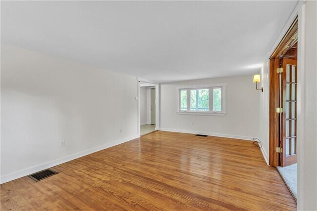 Building Photo - 116 Purvis Ln