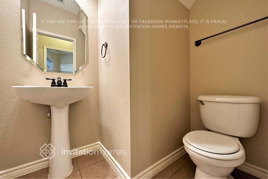 Building Photo - 830 Randall Rd