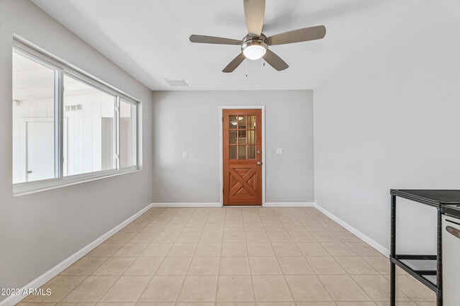 Building Photo - 1227 E Las Palmaritas Dr