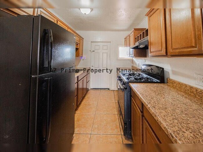 Building Photo - 7513 N 61st Ave