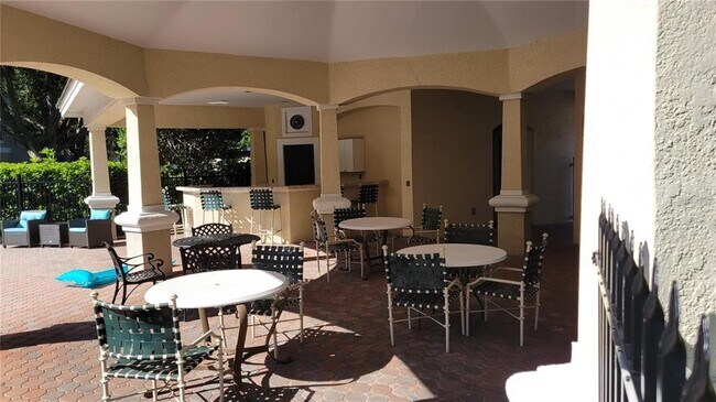 Building Photo - 5168 Northridge Rd