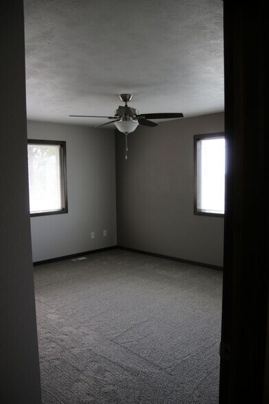 Building Photo - 3606 S Outfield Cir