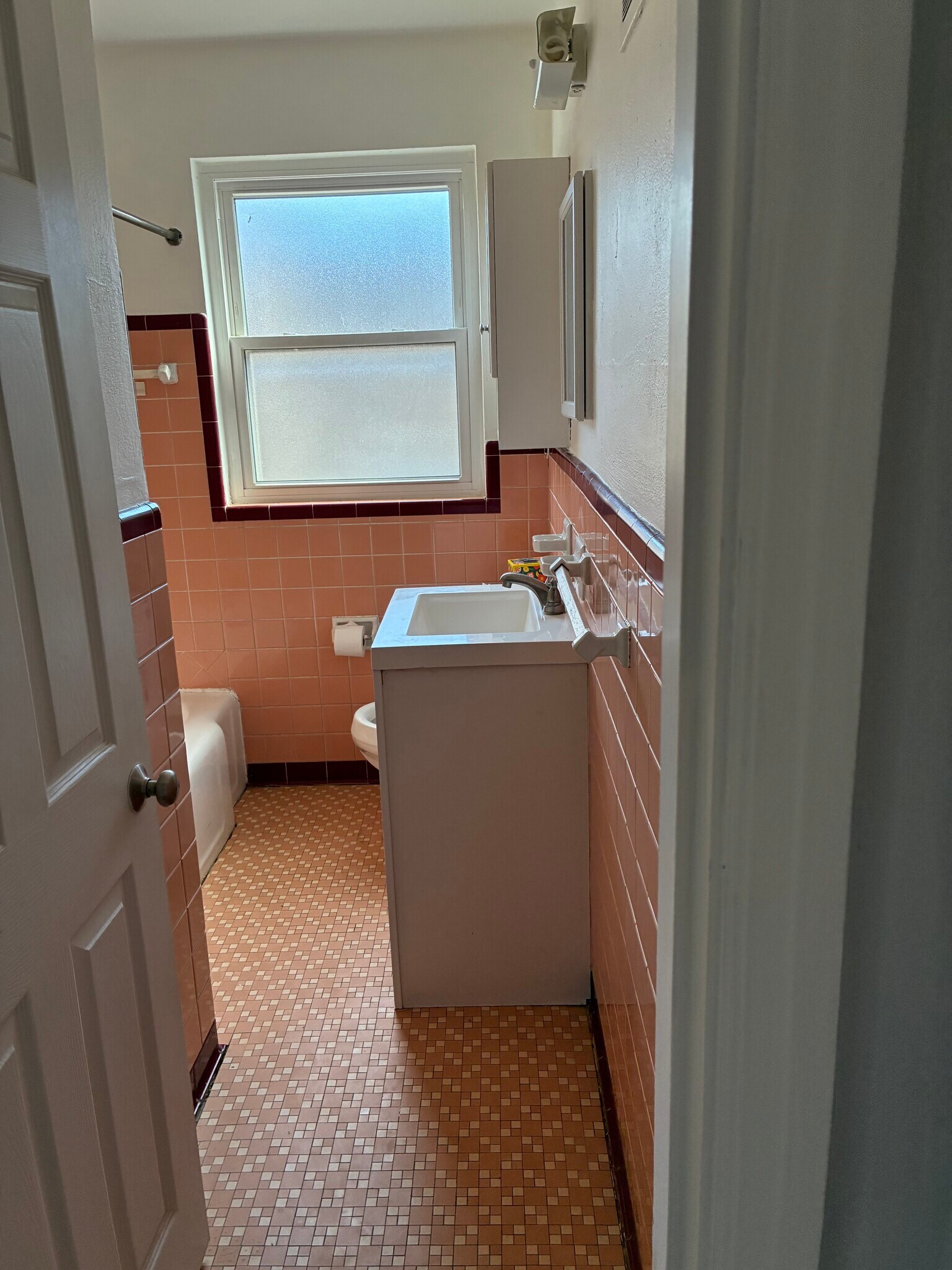 Building Photo - 7519 Wise Ave