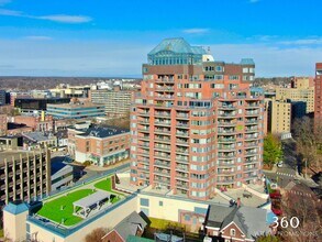 Building Photo - 25 Forest St