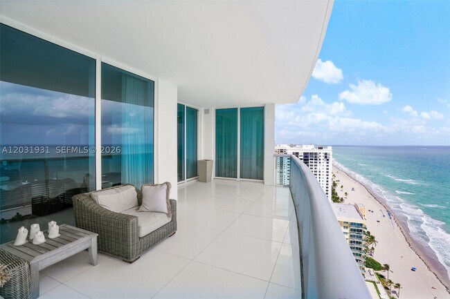 Building Photo - 2711 S Ocean Dr