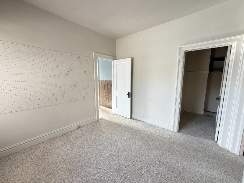 Building Photo - 1155 N Cherry St