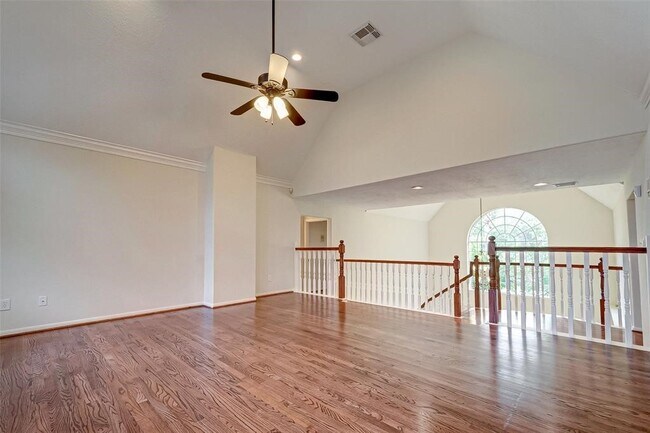 Building Photo - 2115 Foreland Dr