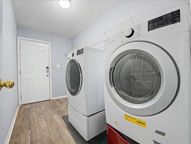 Building Photo - 3063 Border Creek Dr