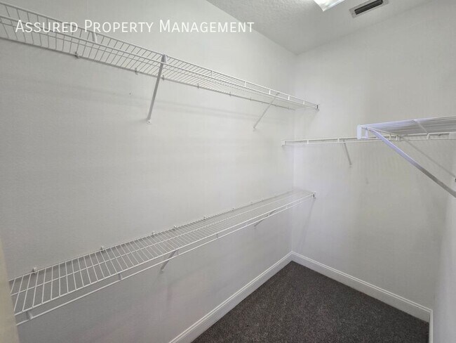 Building Photo - 112 E Esther St