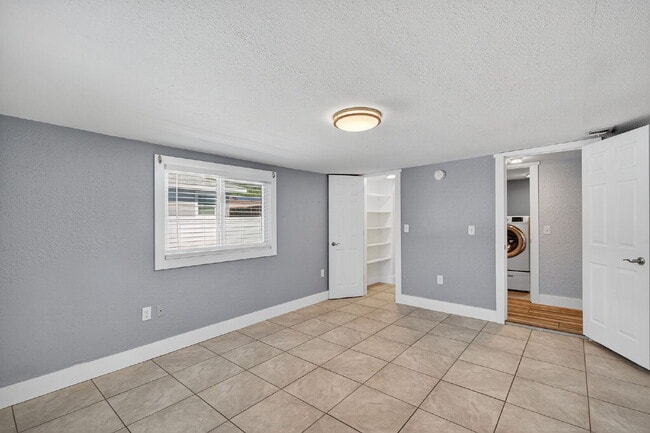 Building Photo - Spacious Gulfport Gem with Large Private Backyard and Plenty of Driveway Space