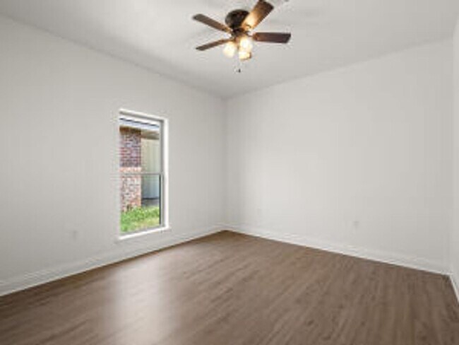 Building Photo - 1281 Miller St
