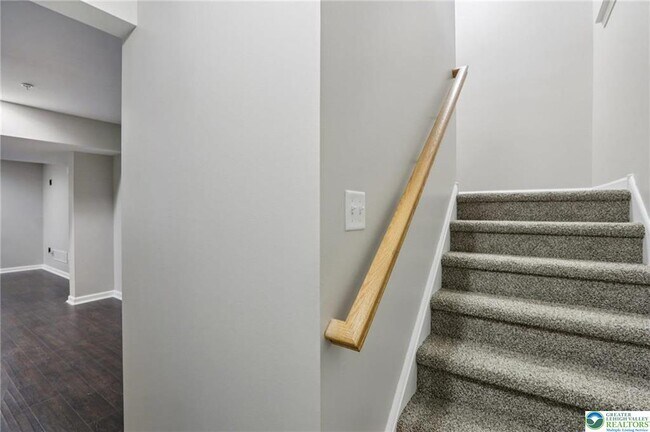 Building Photo - 270 Milkweed Dr