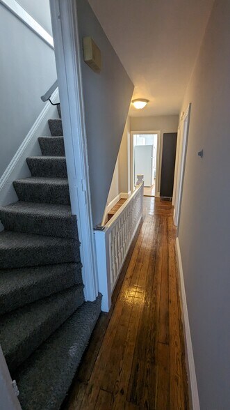 Building Photo - 321 W Biddle St