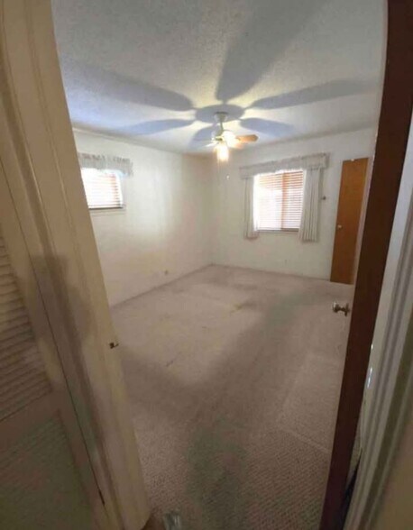 Building Photo - 10116 Chezelle Dr
