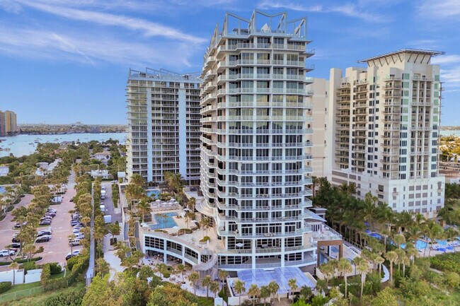 Building Photo - 3100 N Ocean Dr