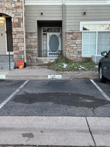 Building Photo - 1520 S Florence Way