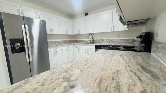 Building Photo - 18151 NE 31st Ct