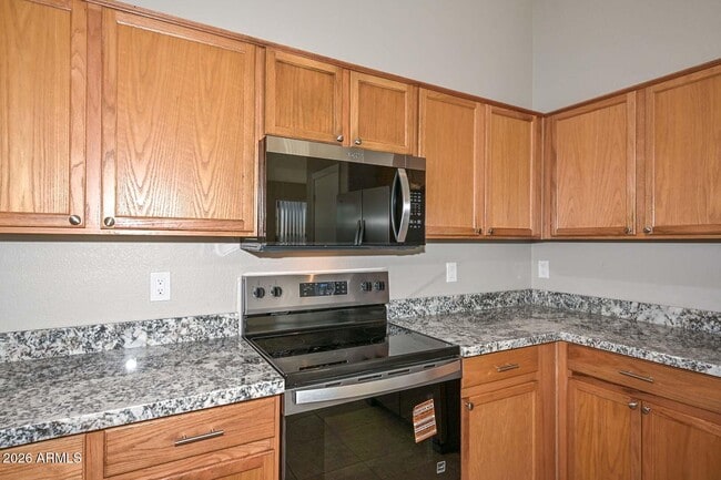 Building Photo - 13157 W Clarendon Ave