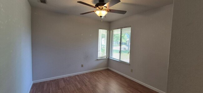 Building Photo - 642 Silvertop Way