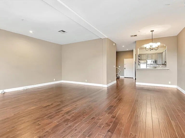 Building Photo - 3535 Dunn Dr