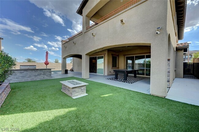 Building Photo - 358 Elder View Dr