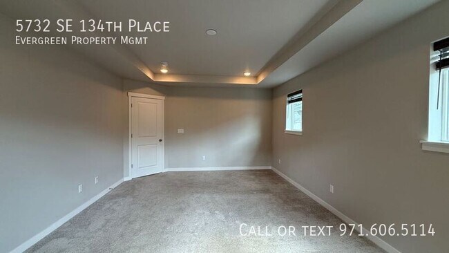 Building Photo - 5732 SE 134th Pl