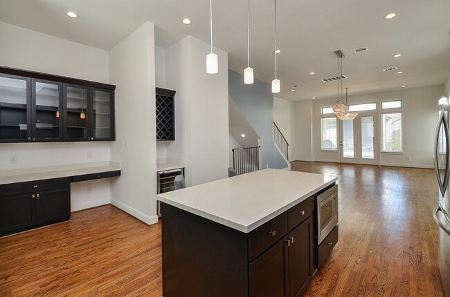 Building Photo - 1245 Bonner St