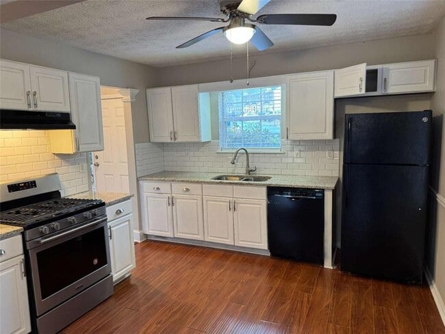 Building Photo - 3047 Regal Park Ct