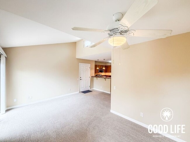 Building Photo - 5404 Balboa Arms Dr