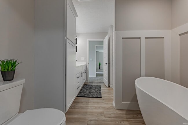 Building Photo - 9808 Blyth Dr