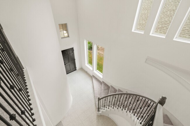 Building Photo - 6018 Bristol Spur Ln