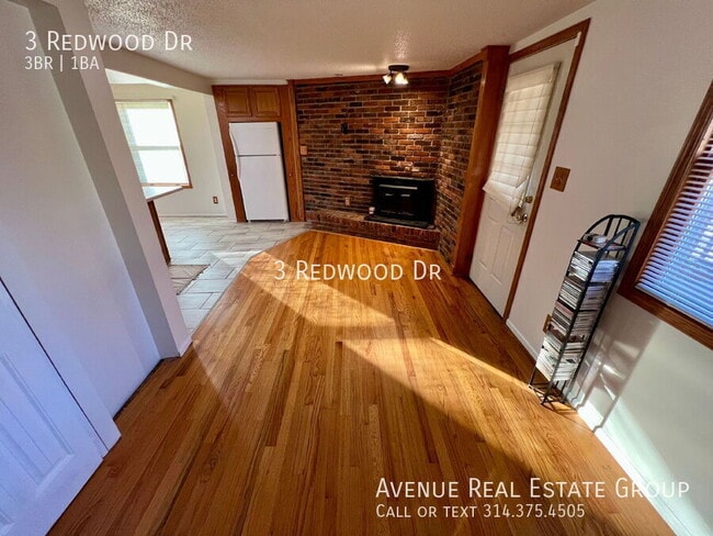 Building Photo - 3 Redwood Dr