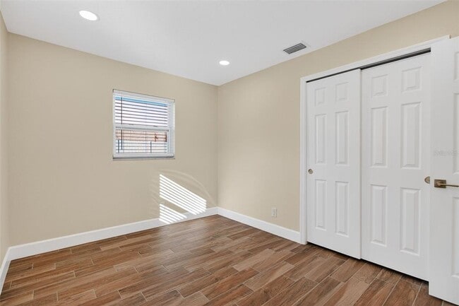 Building Photo - 3117 W La Salle St