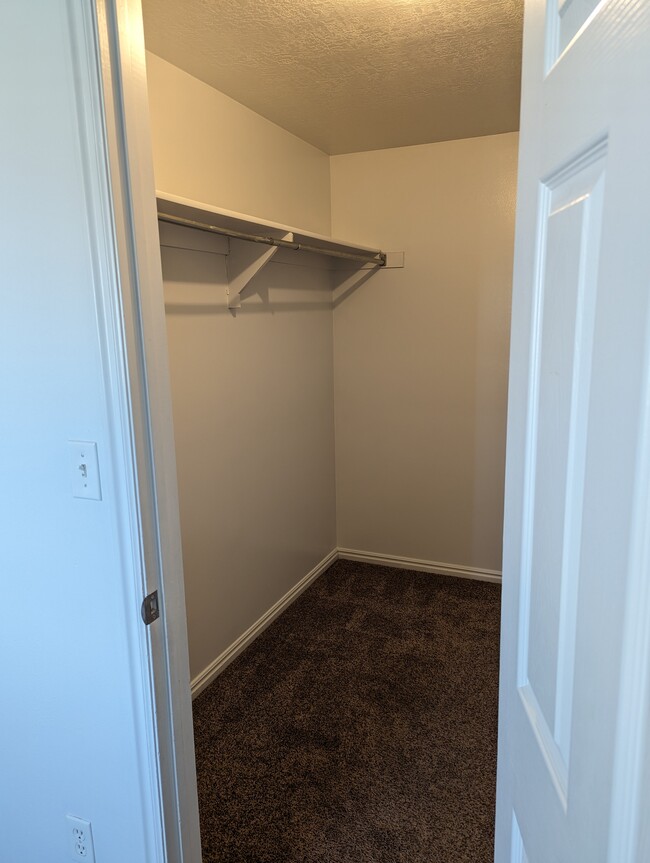 Master Walk in closet - 752 E 500 N