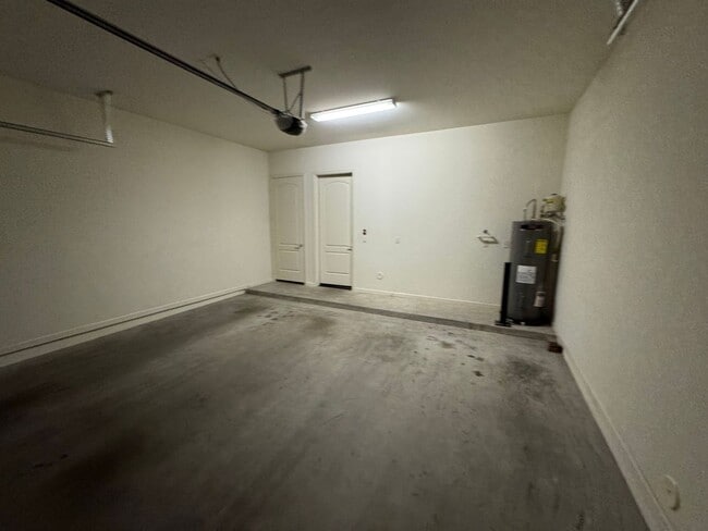 Building Photo - 124 N California St