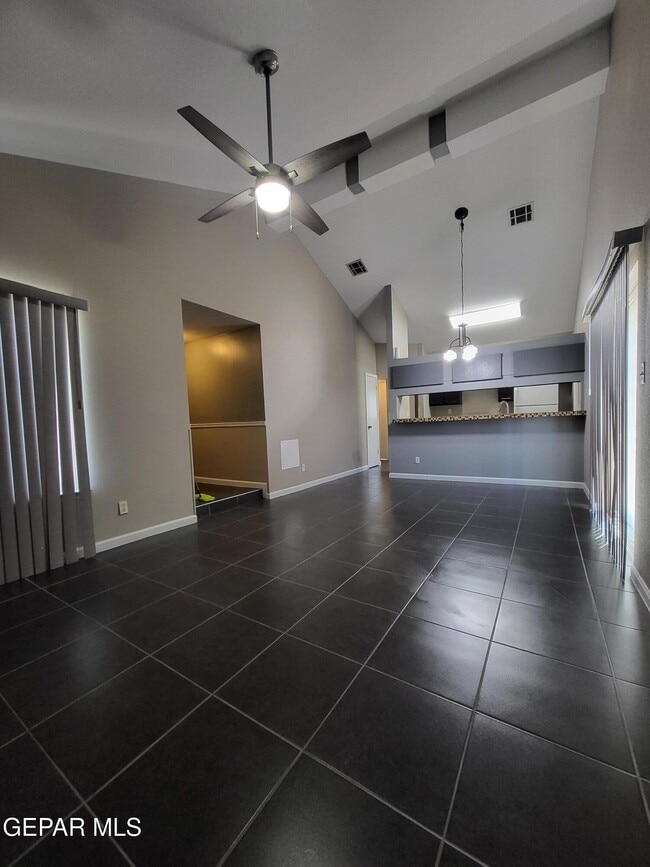 Building Photo - 1802 Frank Sinatra Pl