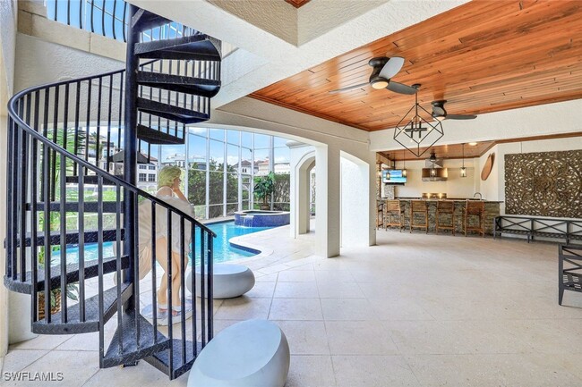 Building Photo - 175 Topanga Dr