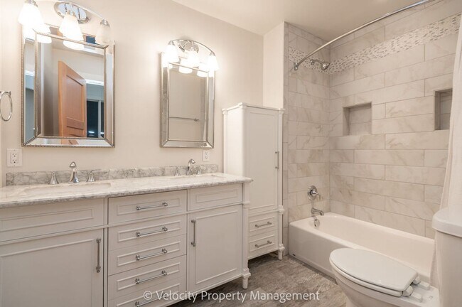 Building Photo - Beautiful NW Bend Home!