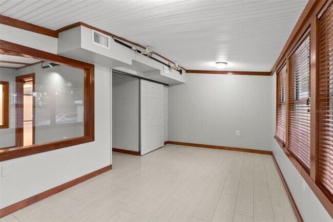 Building Photo - 10519 Bridgewood Dr