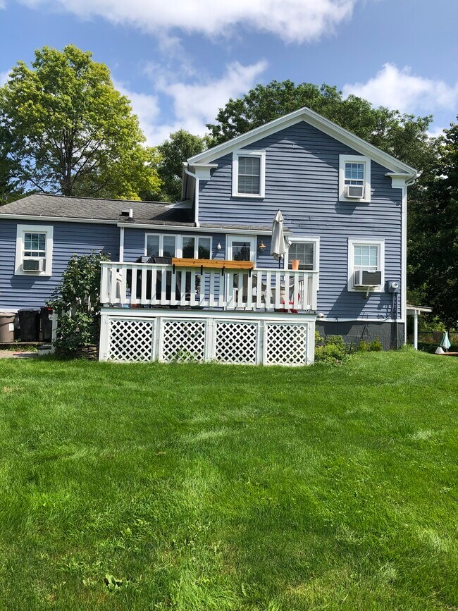 Building Photo - 166 Bush Ln