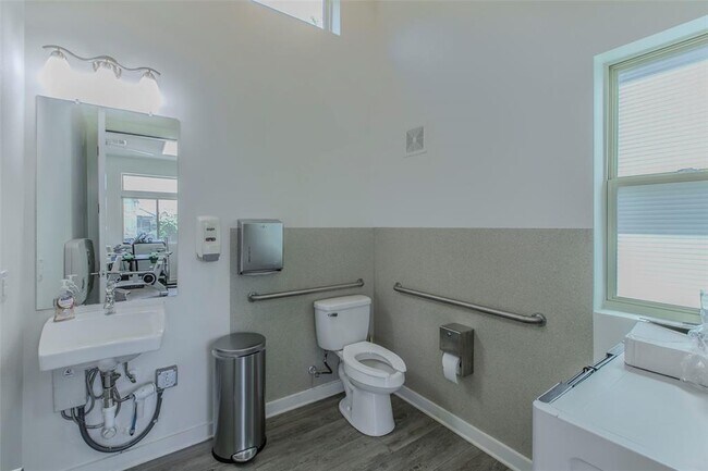 Building Photo - 7805 Cooper Ln