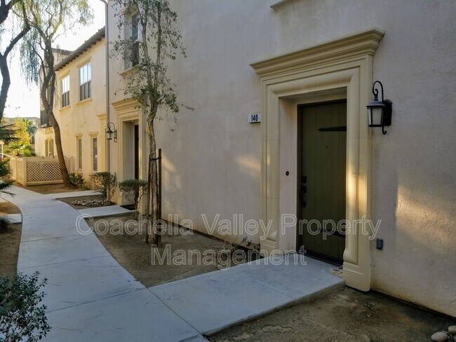 Building Photo - 140 Paseo Bravo