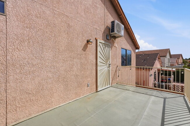 Building Photo - 10008 E Paseo San Ardo