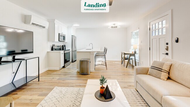 Building Photo - 425 N Rosemont Ave