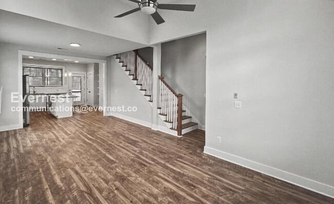 Building Photo - 4 Bed/2.5 Bath Home with Garage / Pet-Friendly / Available Now!