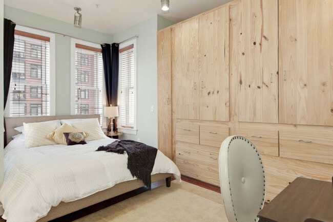 Building Photo - 1220 13th St NW